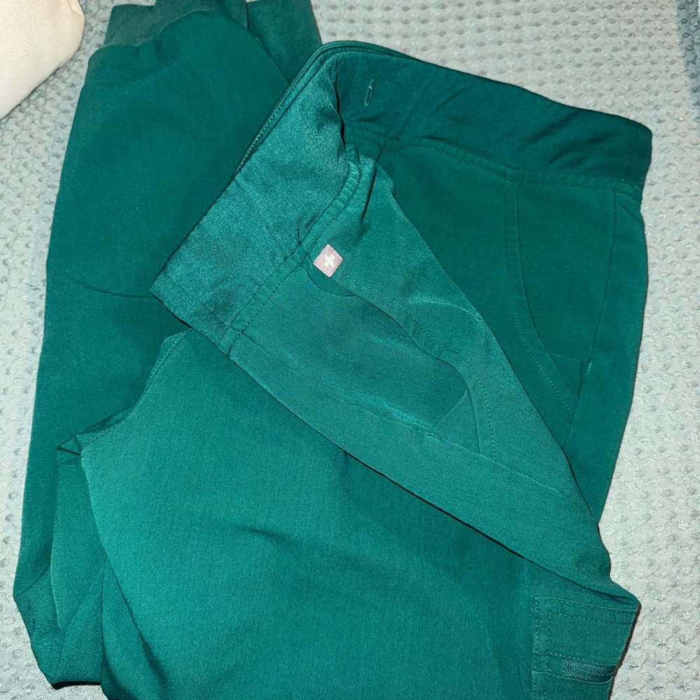 Hunter green Figs Joggers